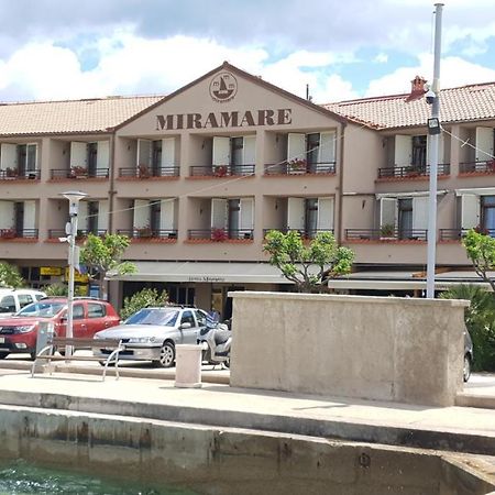 Hotel Miramare Njivice Ngoại thất bức ảnh