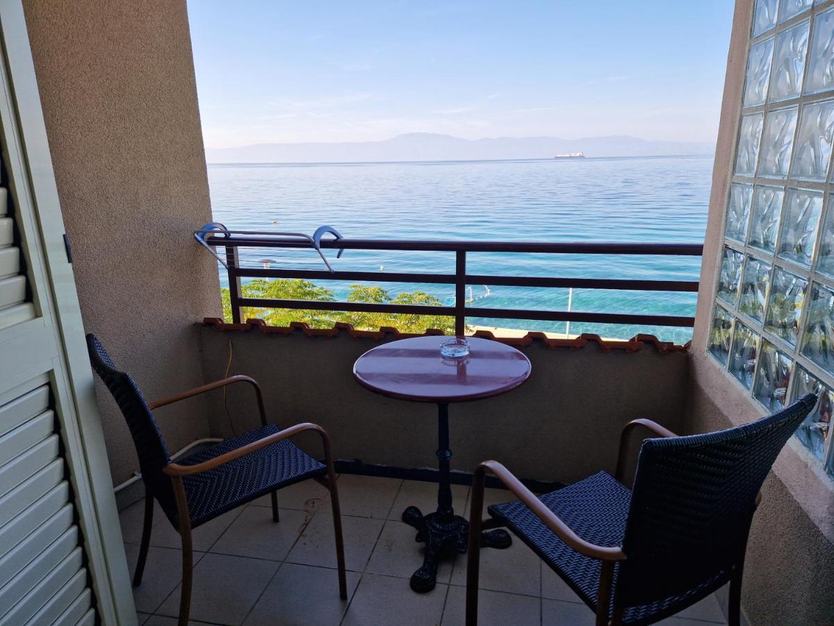 Hotel Miramare Njivice Ngoại thất bức ảnh